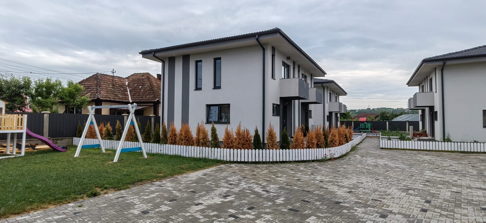 You are currently viewing De vanzare jumatate de duplex Jucu de mijloc
