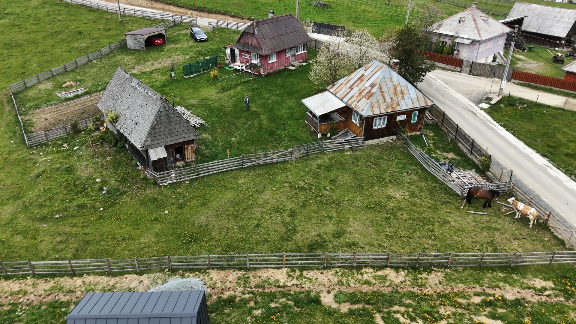 You are currently viewing Casa si teren de vanzare Maguri